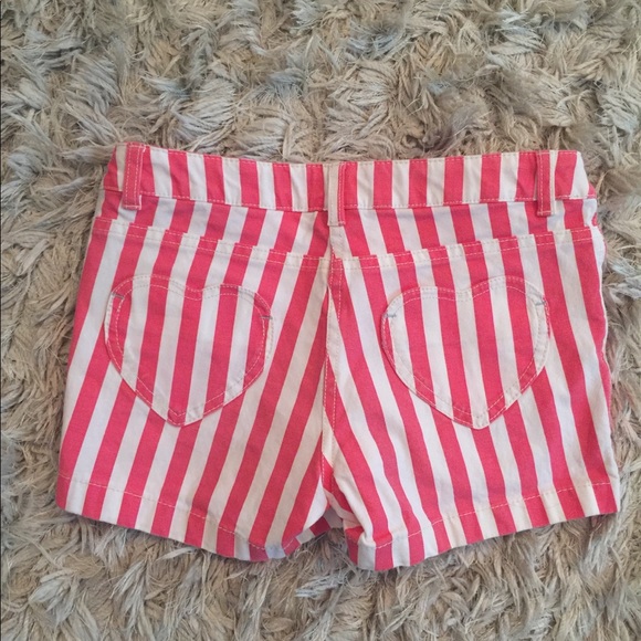 Mini Boden Striped Heart Pocket shorts. Size 11 - Picture 4 of 4